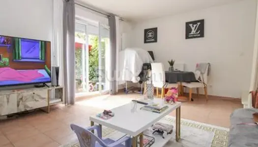 Appartement T3 duplex de 61m2 avec terrasse et place de parking 