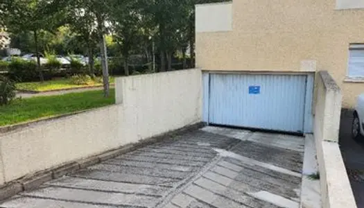 Parking - Garage Vente Montmagny   8200€