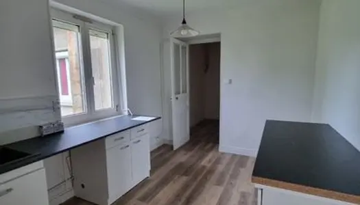 Loue duplex 72m² - 3/4 pièces à Saint-Laurent-de-Mure (69) 