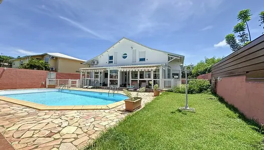 Dpt Guadeloupe (971), à vendre  maison P8 