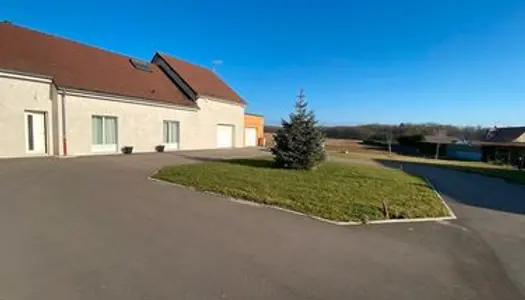 Maison 230 m2, 7 pièces, Meublée 