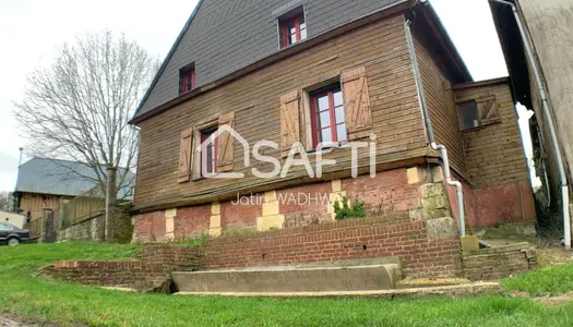 Maison à potentiel dans un village paisible.