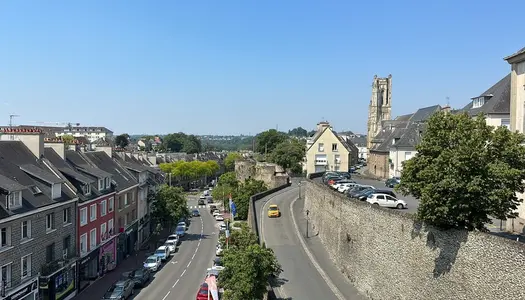 Hyper centre de Saint-Lô, appartement de 126 m² rénové avec vue sur Notre Dame !!! 