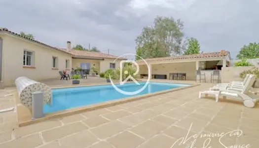 Villa T5 de 144m2 de plain-pied avec piscine et double garage sur un terrain clos de 4000 m2 