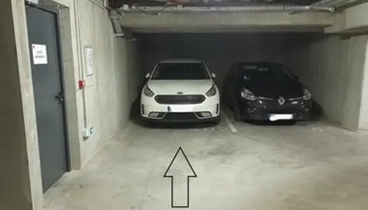 A louer parking souterrain avec borne de recharge 