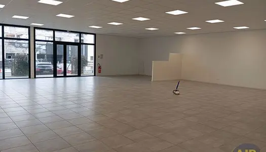 Local commercial 252 m² 