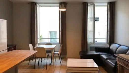 Appartement F3 meublé ctre ville COUHE 