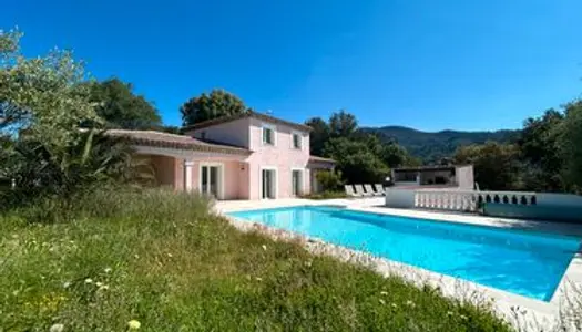 CARROS, CALME, CADRE VERDOYANT, MAISON INDIVIDUELLE, 136m², TERRAIN 1520m², PISCINE, POOL-HOUSE, 