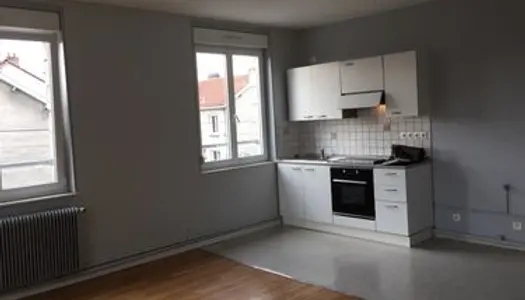 Appartement en Duplex - Type 5 - 94m²38 - Le Chatelet Sur Retourne - 