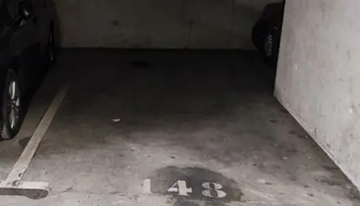 Place de parking sécurisé sous sol 