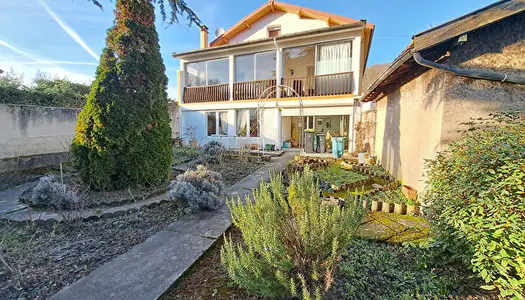 A VENDRE MAISON 222 M2 JARDIN GARAGE 4 CHAMBRES ET BUREAU