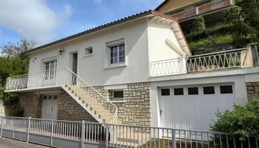 Ruffec : Charmant Pavillon Avec Jardin En Bordure De L'Eau 