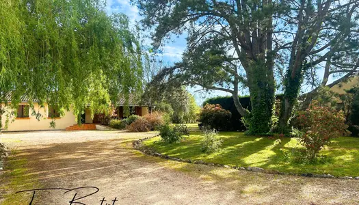 Ravissante maison de plain-pied avec piscine et garage polyvalent à Orgueil