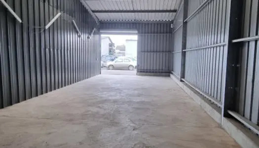 Parking/box 100 m² 