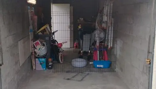 Garage en garde meuble 