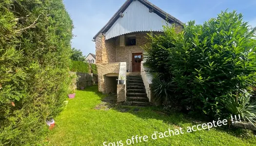 Dpt Saône et Loire (71), à vendre proche de CLUNY en pierre P2   - Terrain de 190 m² 