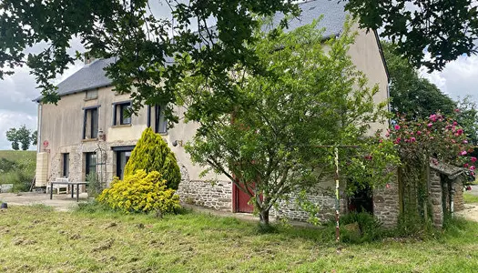 A VENDRE MAISON RENOVEE, 3 CHAMBRES, SUR LA COMMUNE DE CALORGUEN 