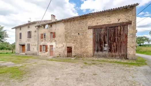 Ensemble immobilier : Deux maisons et une grange 