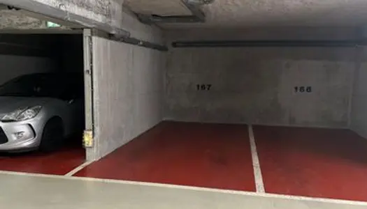 Vends place de parking couverte dans immeuble La Garenne Colombes