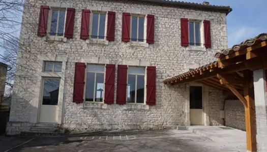 Maison - Villa Location Saint-Paul-Flaugnac 5p 120m² 850€