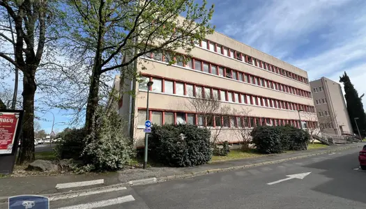 Local professionnel 156 m² 