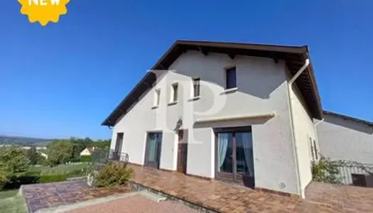 Villa 10 pièces 218 m²