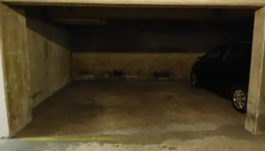 Parking souterrain moto à petit prix Paris 11e 