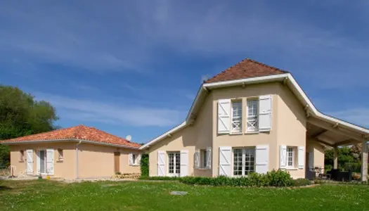 Maison 9 pièces 213 m²