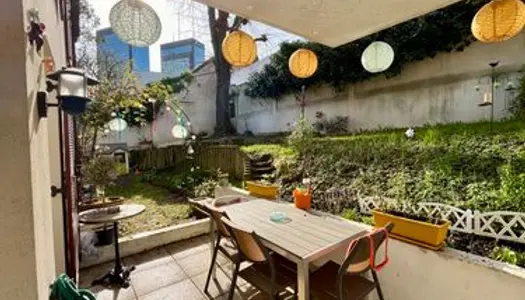 Bel appartement 4 pièces de 82 m2 en rez-de-jardin de 155 m2