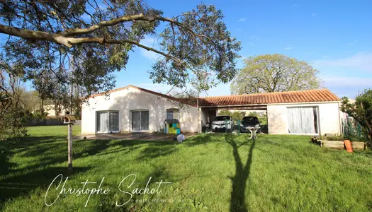 Maison de plain-pied, 4 chambres, 1 bureau, 1 garage+ 1 appentis