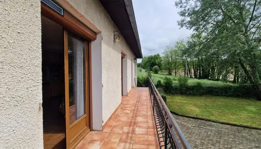 Maison traditionnelle 109m² / Sous-sol 131m² / Terrain 4610m² / Calme 