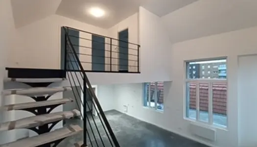 Dpt Nord (59), à vendre TOURCOING appartement type Loft deux chambres avec terrasse 50 m2 