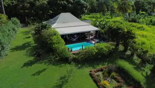 Maison avec superbe vue à 180° sur la mer des Caraïbes à Sainte Rose 