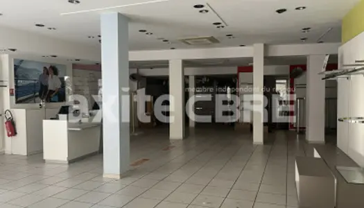 Local commercial 325 m² 