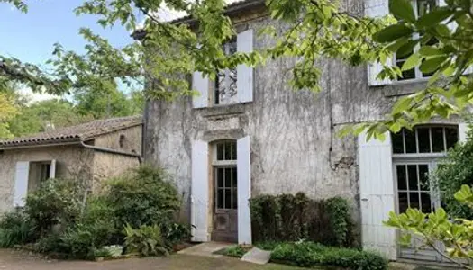 Maison en pierre avec 6 chambres, maison d'amis et dépendances 