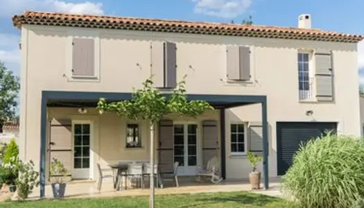 Pélissanne : Opportunité superbe villa type 4 piscinable - grand jardin 