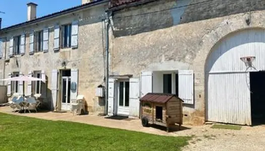 Maison - Villa Vente Ruffec 4p 150m² 107500€