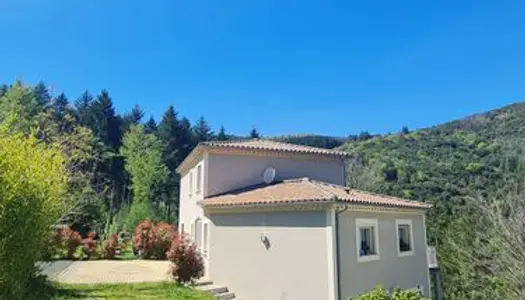 Maison récente de 150m², vue dégagée sur les Cevennes