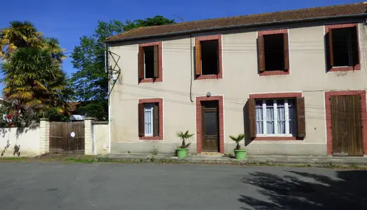 Maison de village de 180 m² à Castelnau Rivière Basse 
