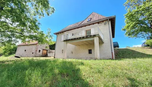 Maison type 2-3 avec grange et terrain - Biars sur Cère