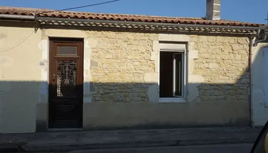 Petite Maison De Ville Et Sa Mini Cour 