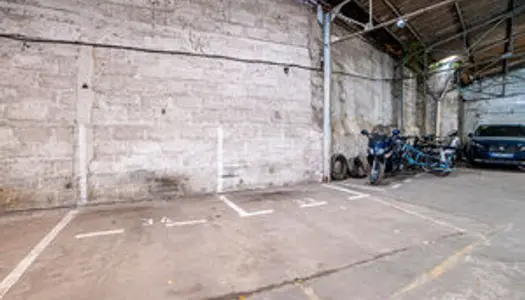 Angers - Bressigny : Parking moto/vélos à vendre Rue Michelet 