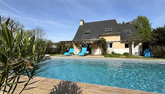 Maison a vendre LOCMINE CENTRE VILLE 3 chambres et un jardin avec piscine