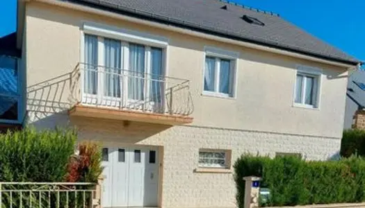 A proximité de Fougères / Maison saine et bien entretenue sur sous sol /102 m² / 6 Pièces 