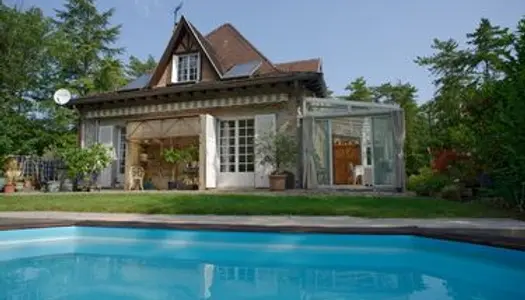 Villa au calme dans la verdure 