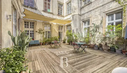 Avignon Centre - Appartement de 173 m² avec terrasse dans un hôtel particulier 