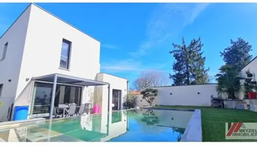 Villa 7 pièces 159 m²