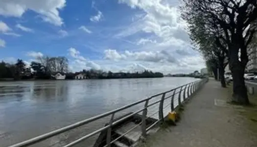 QUAI DE SEINE - VUE DEGAGEE - LUMINEUX