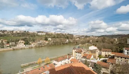 Duplex au dernier étage avec ascenseur 