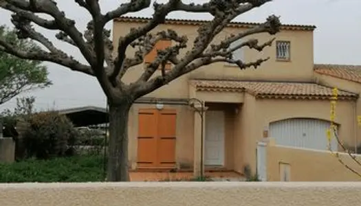 Maison - Villa Location Entraigues-sur-la-Sorgue 5p 89m² 930€